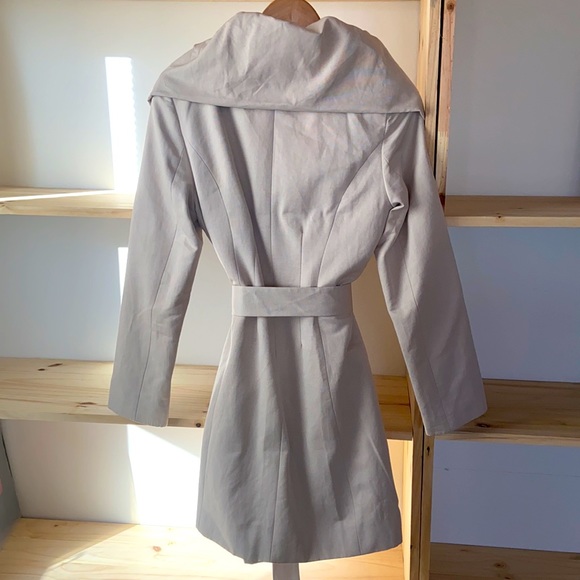 Tahari Three quarter length Trench-coat - Picture 4 of 4